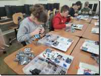 2023 II - #LaboratoriaPrzyszosci: luty 2023 - Konstruujemy i programujemy roboty /Fot. G. Zawistowski