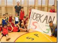 2015 XI - Dziewczta i chopcy z Trjki najlepsi w miecie w mini-koszykwce /Fot. . Cako - Zambrow.org